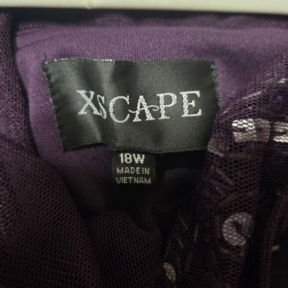 Escape Beaded Mesh  Gown, Size 18, Purple - Picture 3 of 3